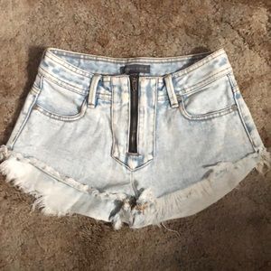 💥KENDALL & KYLIE HIGH RISE SHORTS💥